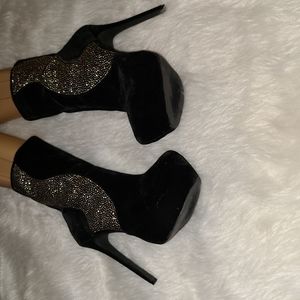 Scene Size 9 Black Velvet Calf High Boots With Jeweled Design